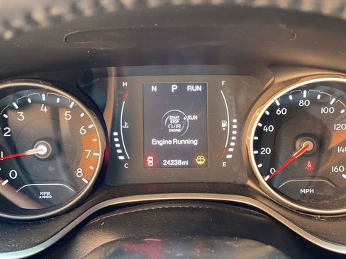 Used 2019 Jeep Compass Latitude FWD image 36