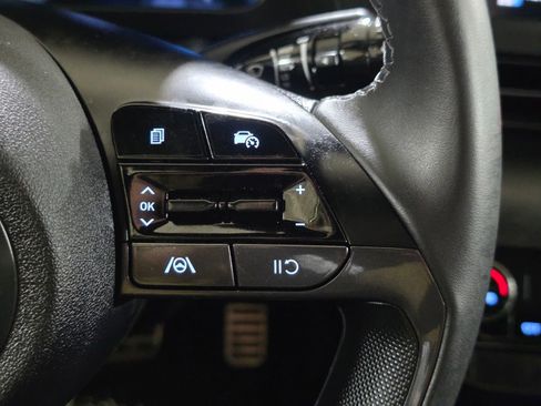 Certified 2025 Hyundai Elantra Sport image 31