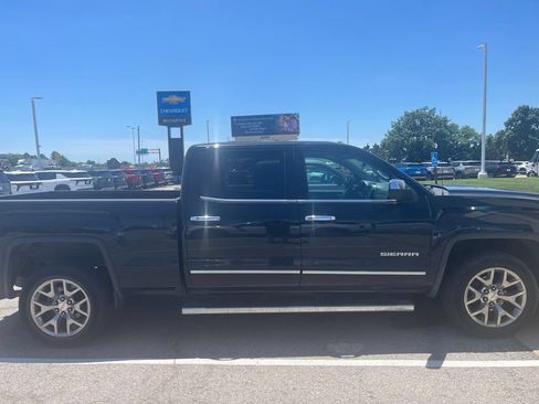 Used 2018 GMC Sierra 1500 SLT w/ SLT Premium Package AWD/4WD image 2