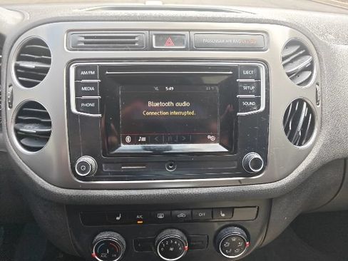 Used 2016 Volkswagen Tiguan S FWD image 9