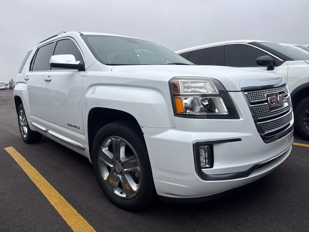 Used 2017 GMC Terrain Denali FWD image 2