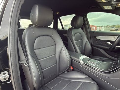 Used 2022 Mercedes-Benz GLC 300 w/ AMG Line image 34