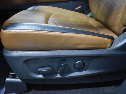 Certified 2023 Nissan Pathfinder Platinum w/ Cargo Package image 18