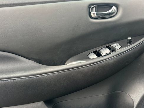 Used 2019 Nissan Leaf SV w/ SV All Weather Package image 12