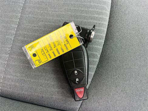 Used 2022 RAM 1500 Classic SLT image 31