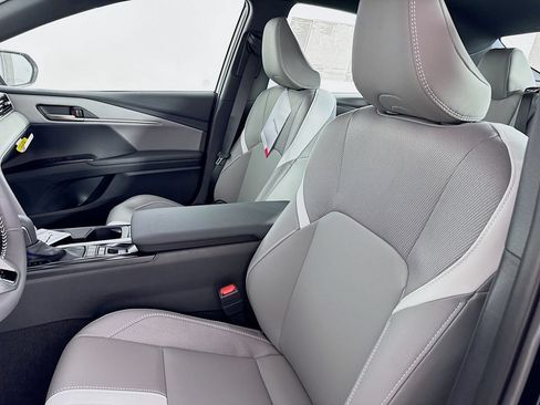 New 2026 Toyota Camry SE FWD image 32