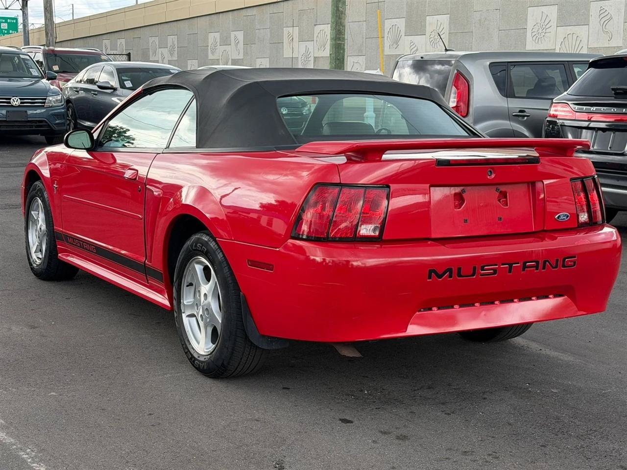 Used 2002 Ford Mustang Convertible RWD image 11