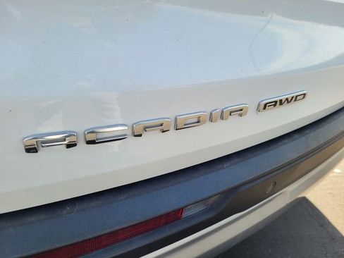 Used 2024 GMC Acadia Elevation image 28