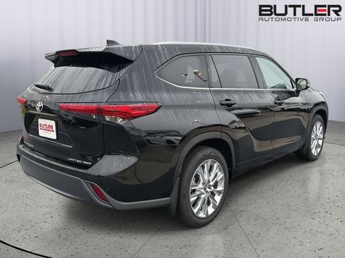 Used 2023 Toyota Highlander Limited AWD/4WD image 6