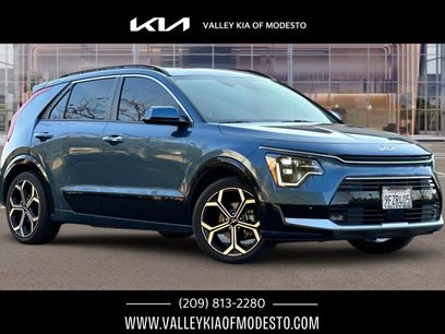 Used 2023 Kia Niro SX Touring