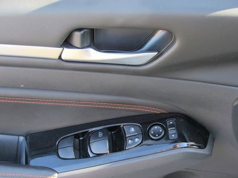 Certified 2023 Nissan Altima 2.5 SR FWD image 18