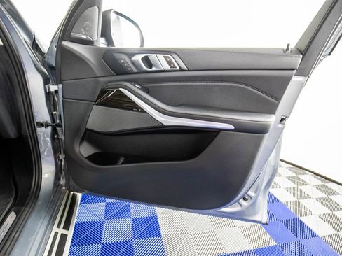 Used 2024 BMW X7 xDrive40i AWD/4WD image 17