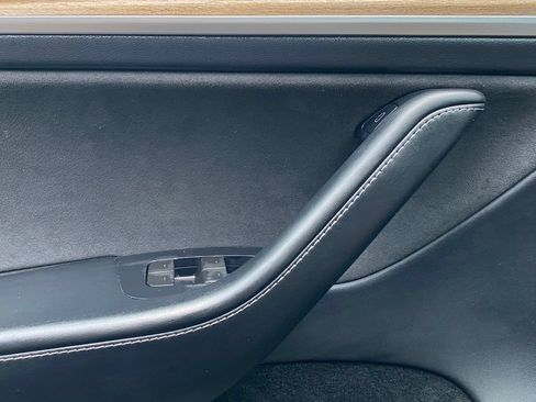 Used 2024 Tesla Model Y Long Range RWD image 22