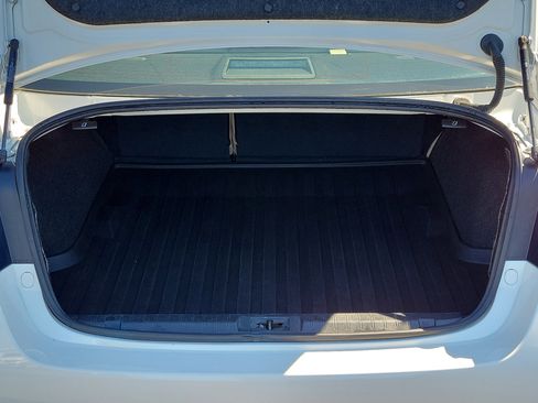 Used 2017 Subaru Legacy 2.5i Premium image 11