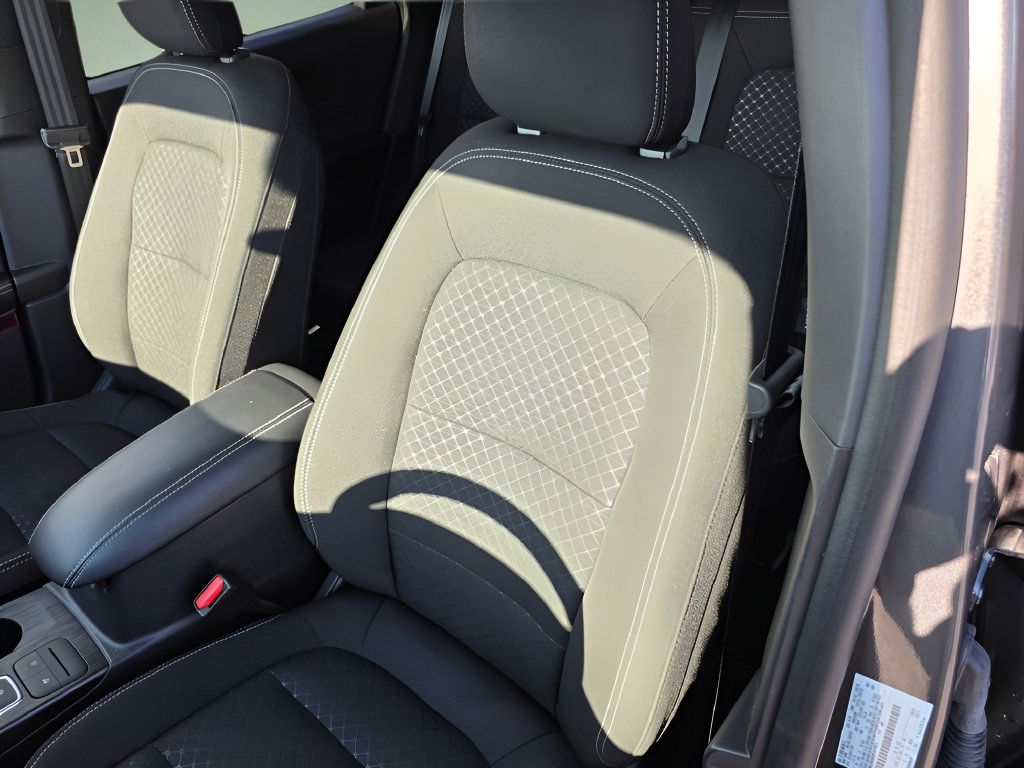 Certified 2024 Ford Escape Active AWD/4WD image 14