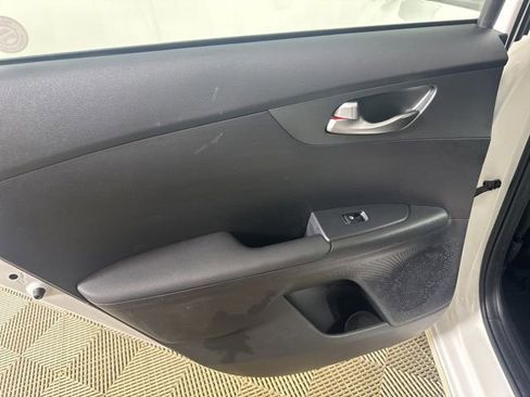 Used 2021 Kia Forte LXS FWD image 18