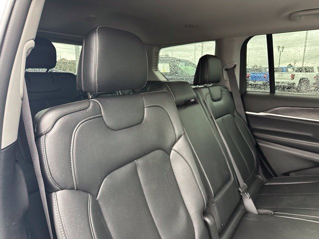 Used 2023 Jeep Grand Cherokee L Limited AWD/4WD image 29