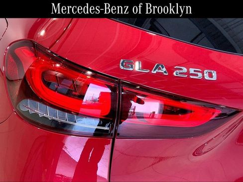 Certified 2023 Mercedes-Benz GLA 250 4MATIC image 28