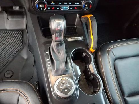 Used 2024 Ford Bronco Badlands image 10
