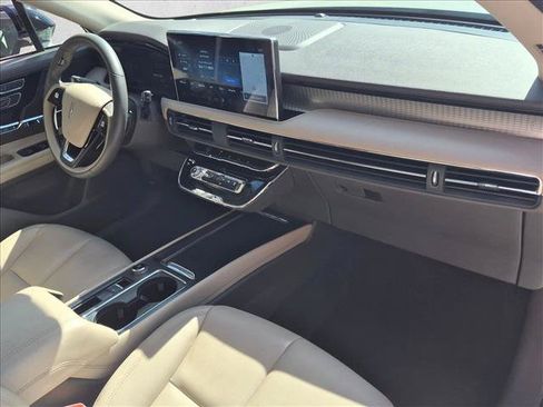 Used 2024 Lincoln Corsair FWD image 21