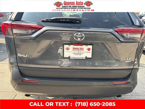 Used 2019 Toyota RAV4 LE w/ All Weather Liner Package AWD/4WD image 27