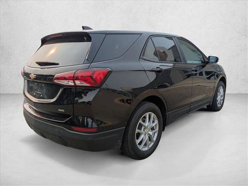 Used 2023 Chevrolet Equinox LS w/ LS Convenience Package AWD/4WD image 5