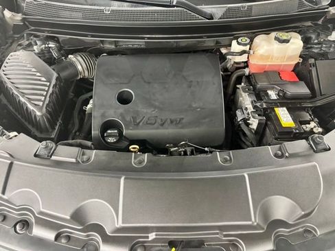 Used 2021 Chevrolet Traverse RS image 42