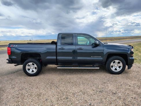 Used 2019 Chevrolet Silverado 1500 LT w/ All Star Edition AWD/4WD image 6