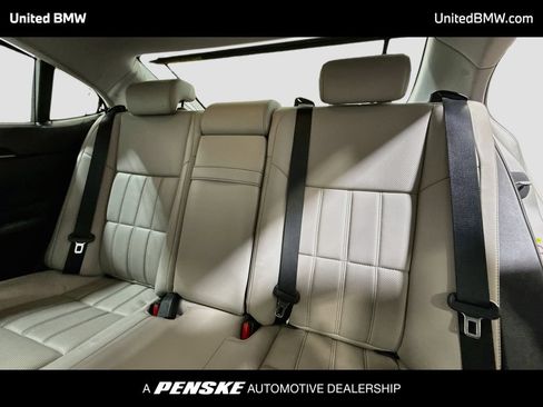 Used 2018 Lexus ES 350 w/ Ultra Luxury Package FWD image 13