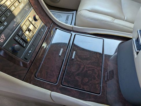 Used 2011 Cadillac Escalade Premium AWD/4WD image 63
