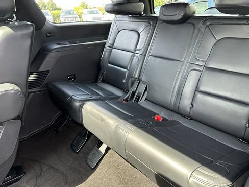 Used 2022 Lincoln Navigator Reserve AWD/4WD image 18