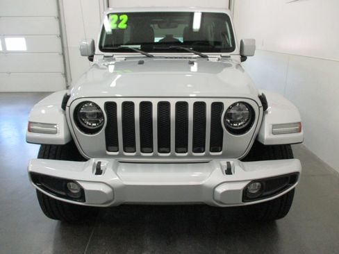 Used 2022 Jeep Wrangler Unlimited Sahara image 8