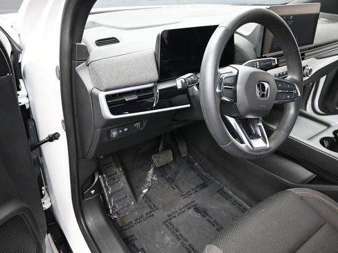 Used 2024 Honda Prologue EX image 16