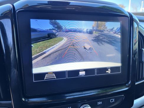 Used 2020 Chevrolet Traverse LT w/ Driver Confidence II Package image 27