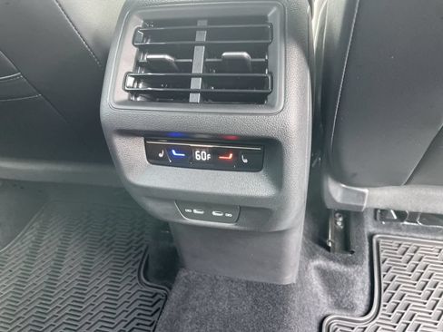 Used 2026 Volkswagen Tiguan SEL R-Line AWD/4WD image 27