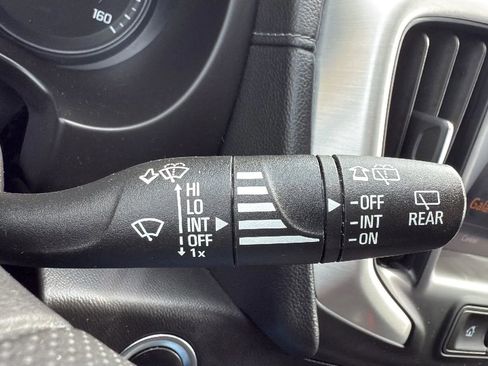 Used 2022 GMC Terrain SLE image 13