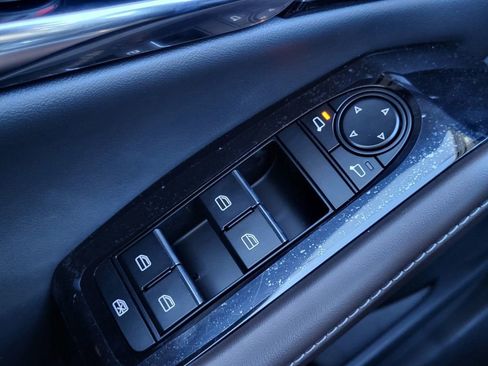 Used 2025 MAZDA CX-30 AWD 2.5 S w/ Premium Package image 12