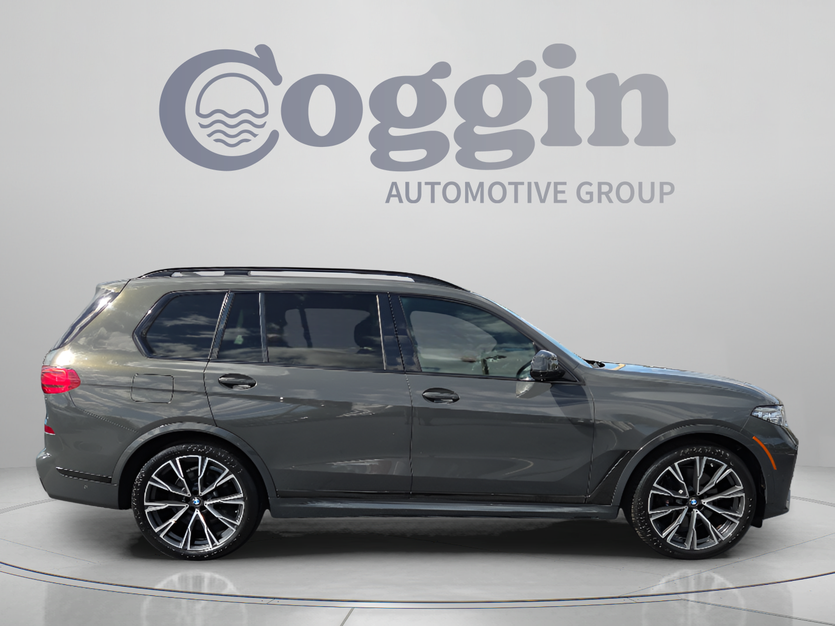Used 2021 BMW X7 xDrive40i w/ M Sport Package AWD/4WD image 6