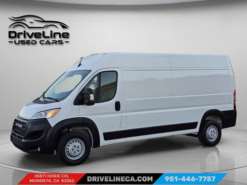 Used 2025 RAM ProMaster 2500 w/ Convenience Group image 11