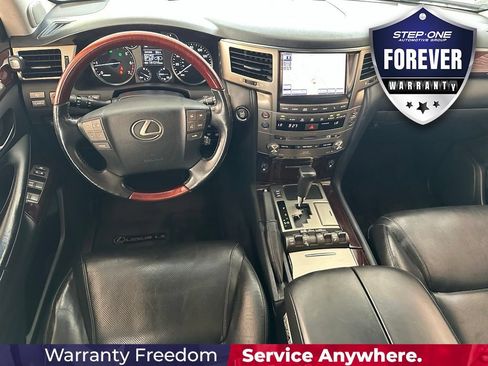 Used 2013 Lexus LX 570 4WD w/ Luxury Pkg w/Pre-crash image 15