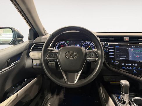 Used 2020 Toyota Camry XLE w/ Navigation Package FWD image 13