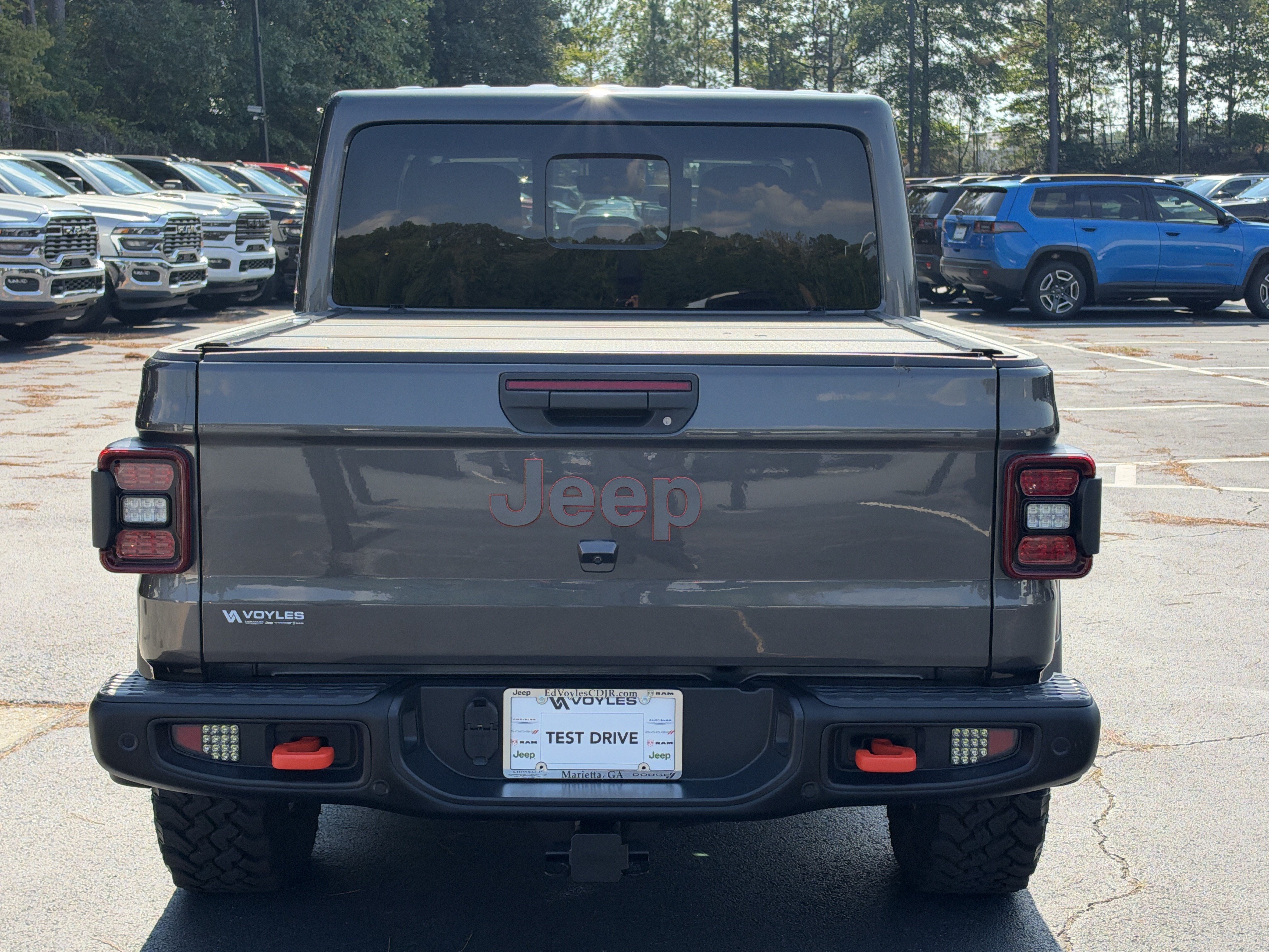 Used 2024 Jeep Gladiator Mojave AWD/4WD image 7