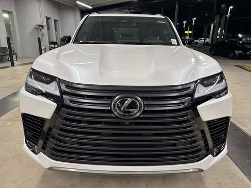 Certified 2025 Lexus LX 600 4WD w/ Luxury Package image 8