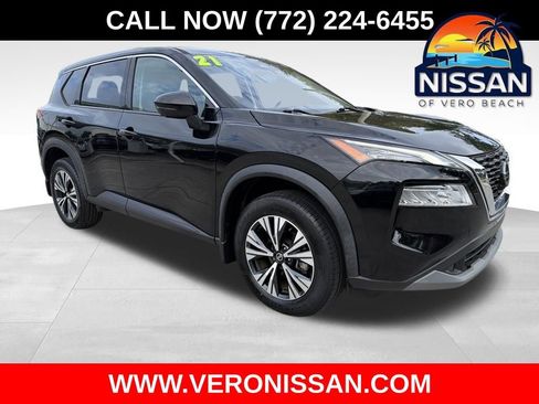 Used 2021 Nissan Rogue SV image 1