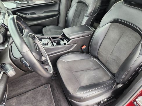 Used 2021 Jeep Grand Cherokee L Laredo RWD image 12