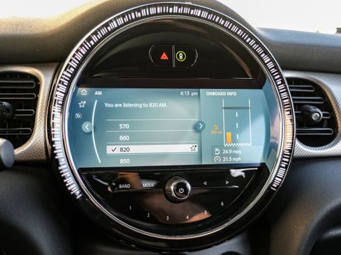 Used 2022 MINI Cooper 4-Door Hardtop w/ Signature Upholstery Package image 28