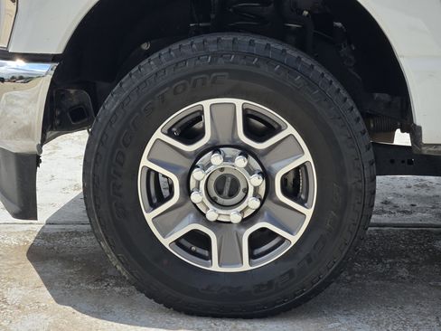 Used 2024 Ford F250 Lariat image 15