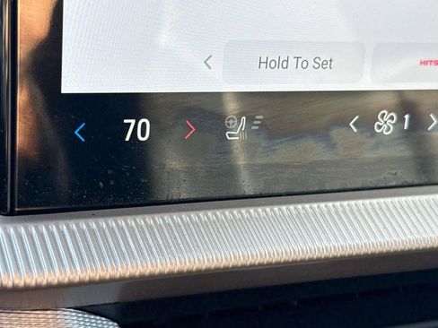 Used 2025 Ford Explorer Active w/ Active Comfort Package image 30