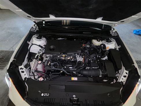 Used 2025 Toyota Camry XLE image 31