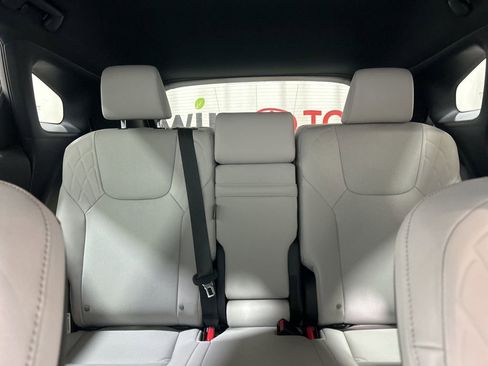 Used 2024 Lexus RX 350h w/ Convenience Package image 28